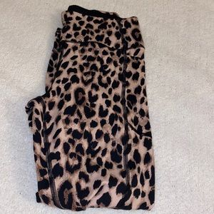 Victoria secret capri leopard leggings
